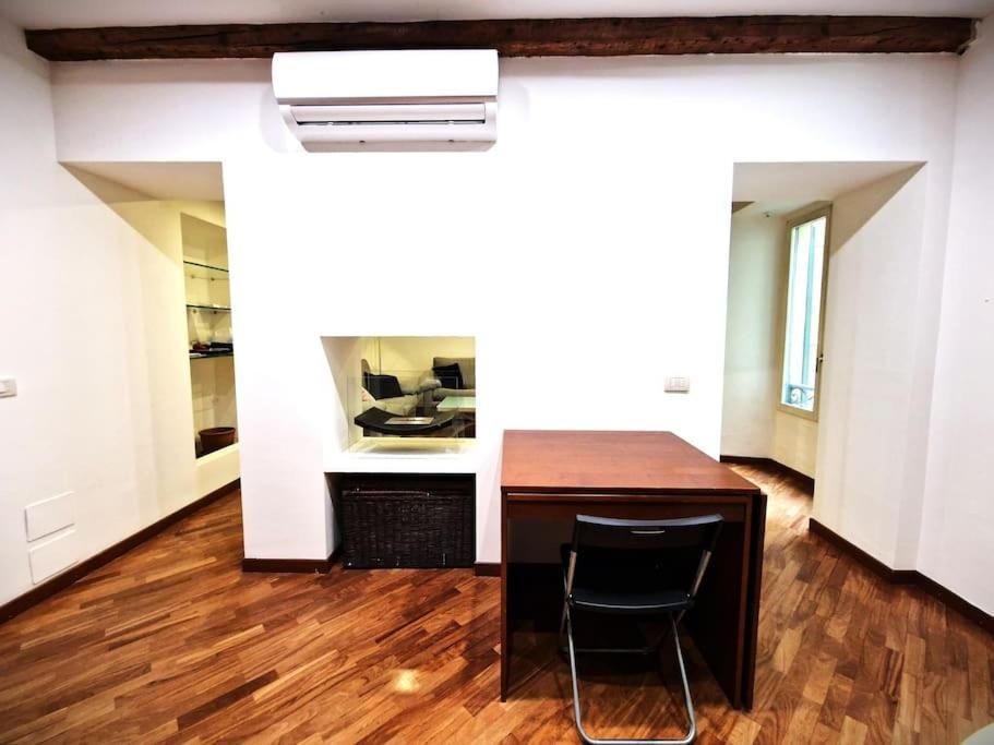 Magnifico Appartamento Ristrutturato Milão Exterior foto